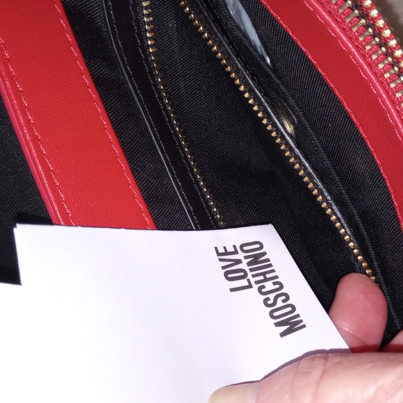 Beautiful Love Moschino Red Heart Chain Bag; W/DustBag; NWT - Picture 7 of 13